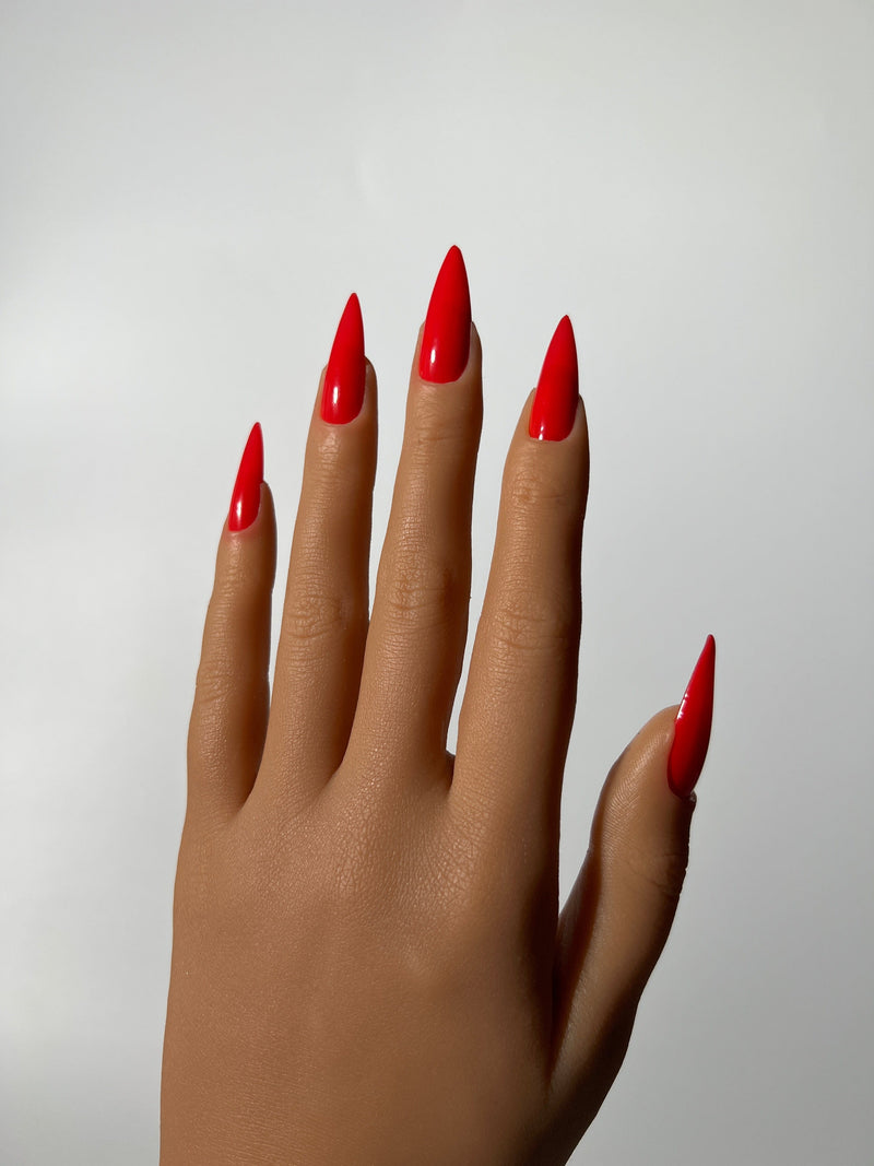 gel polish Red Riri Red